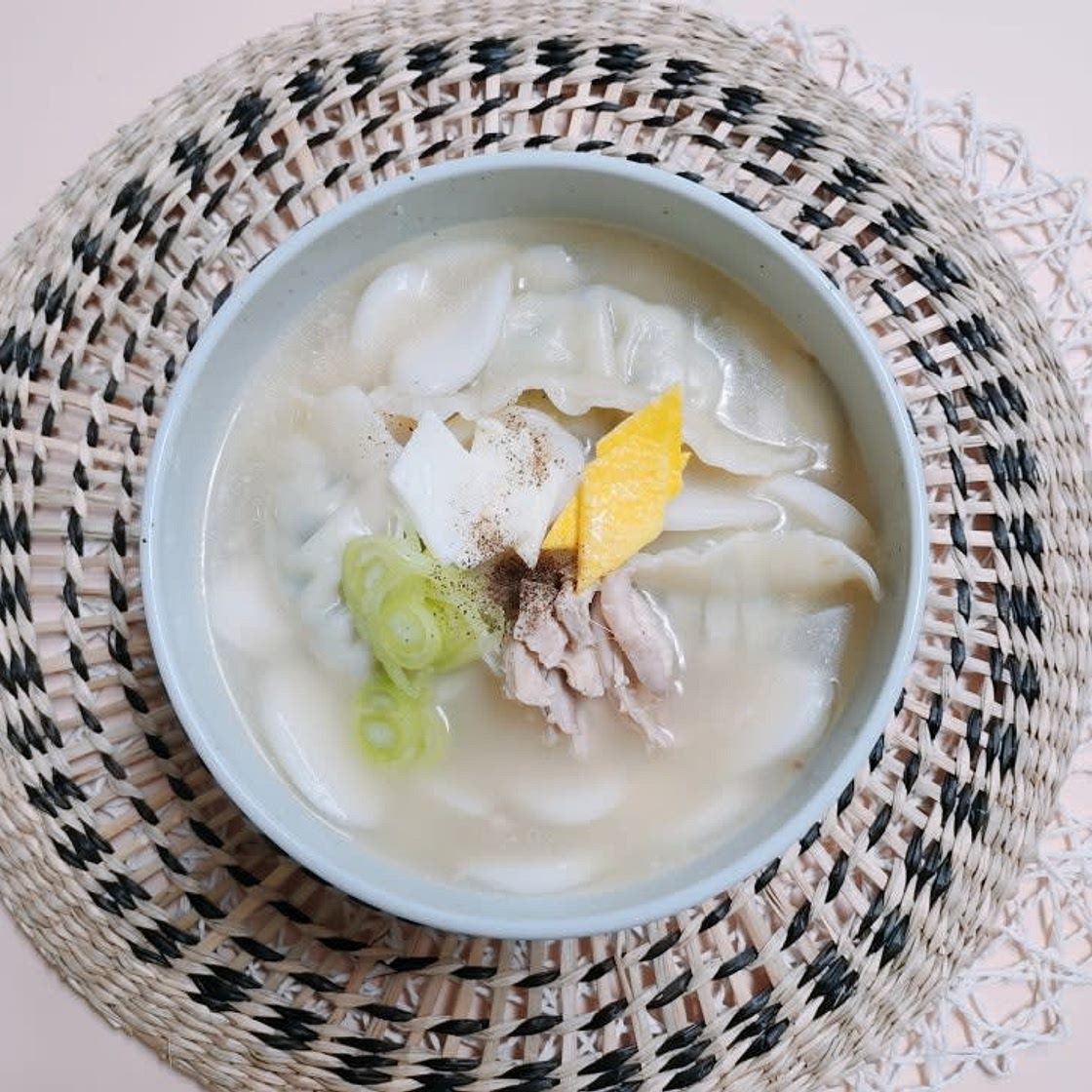 수미네반찬 닭장 떡국 떡만둣국