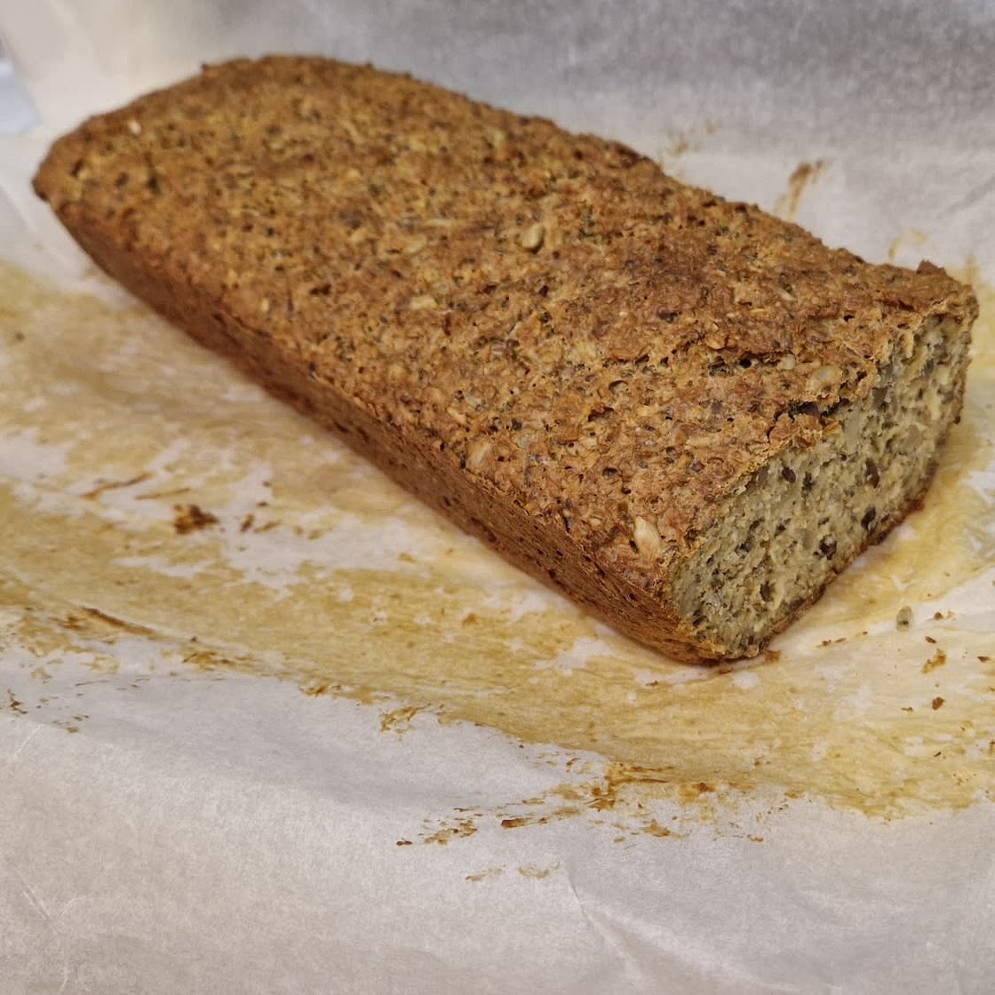 Porridge bread with mixed seeds
