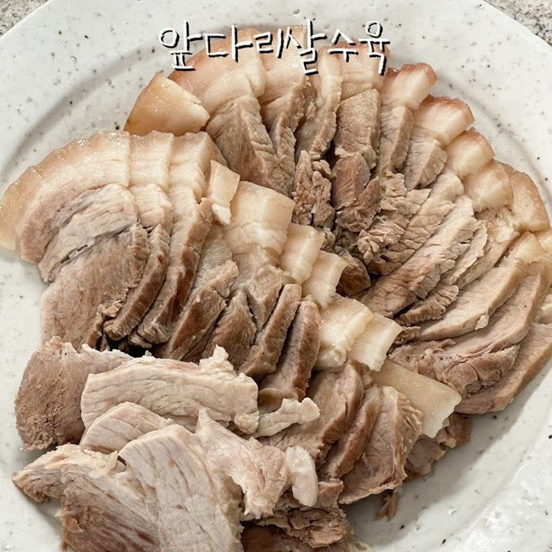 앞다리살 수육 맛있게 삶는법 돼지고기 수육 삶는 시간 재료