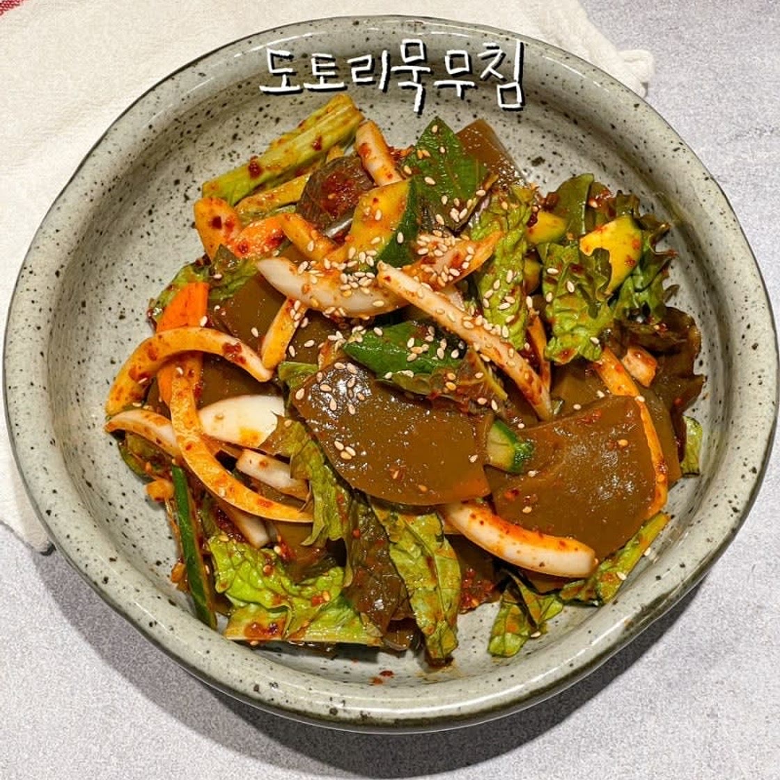도토리묵무침 만들기 양념 재료 도토리묵 데치기
