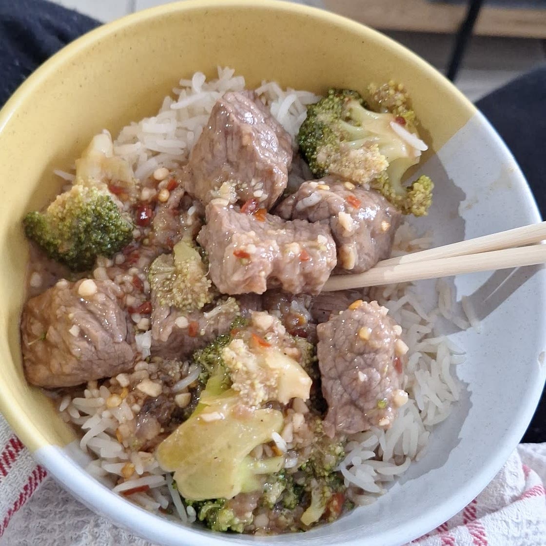 Beef and broccoli stir-fry
