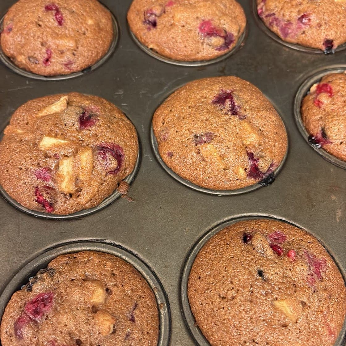 Stay-Moist Apple Muffins!