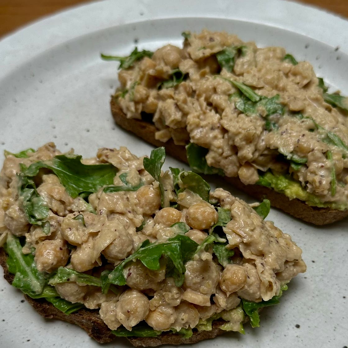 10-Minute Chickpea "Tuna" Arugula Sandwich