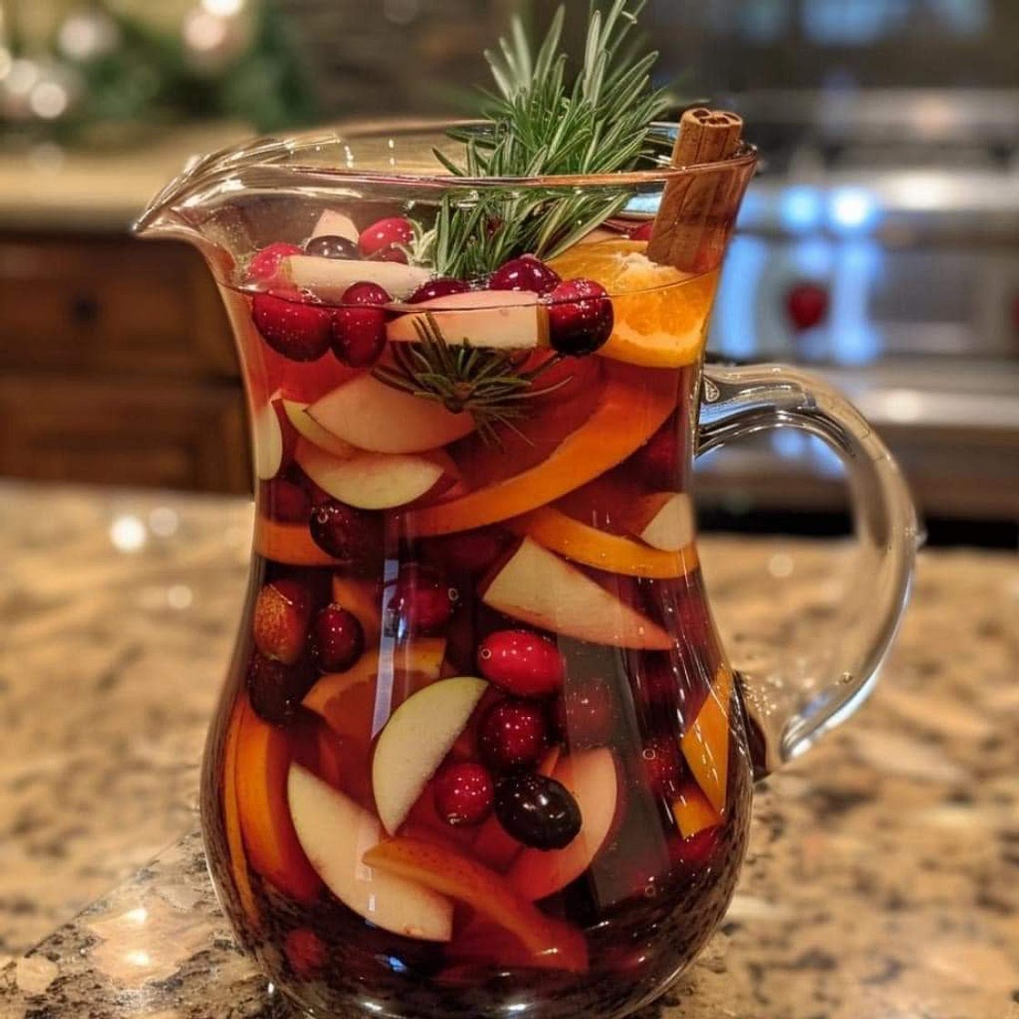 🍇🍊 Non-Alcoholic Christmas Sangria 🍊🍇