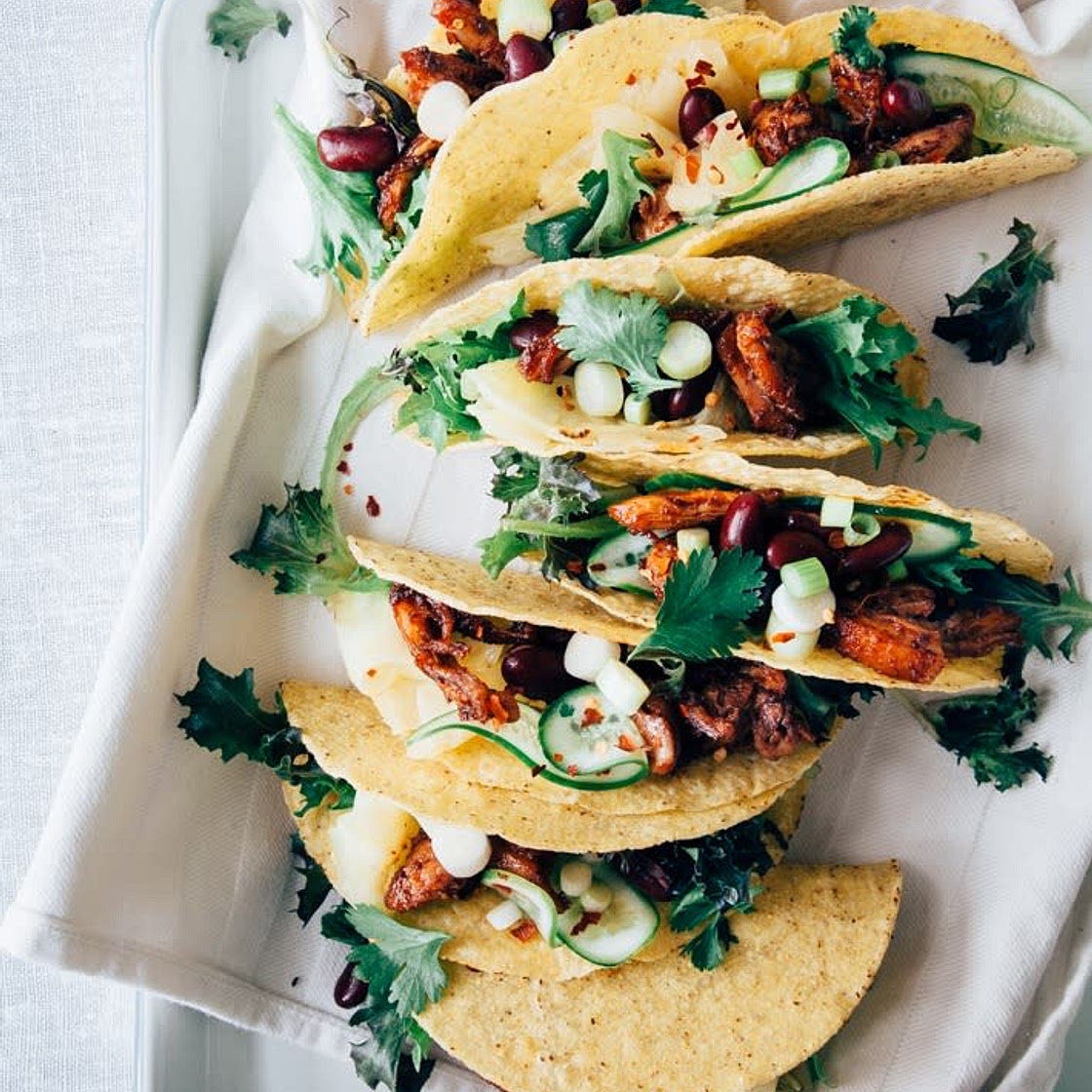 Taco's met pulled kip en pickled ananas