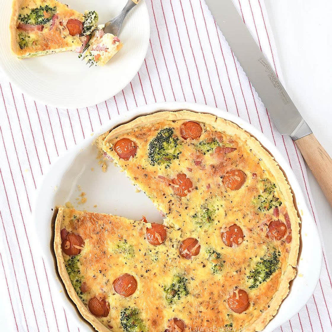 Quiche met broccoli en tomaat