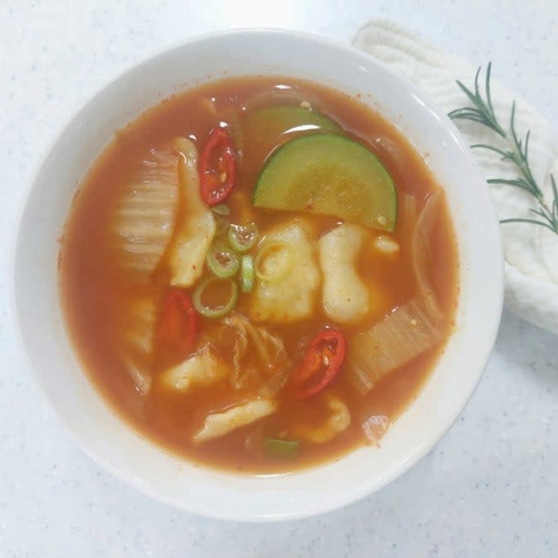 얼큰 김치 수제비 만드는법 쫄깃한 수제비 반죽 만들기