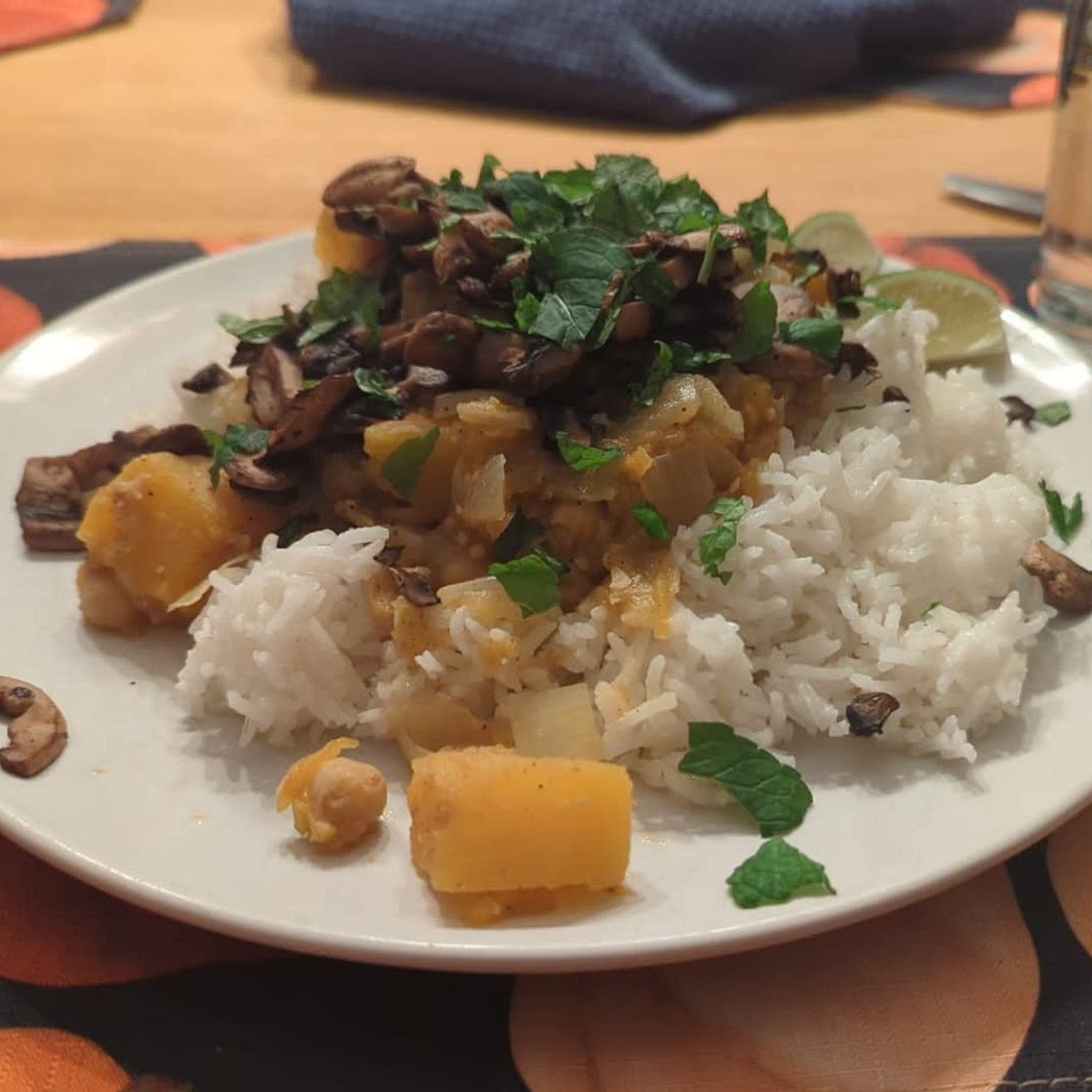 Pumpkin curry with chickpeas