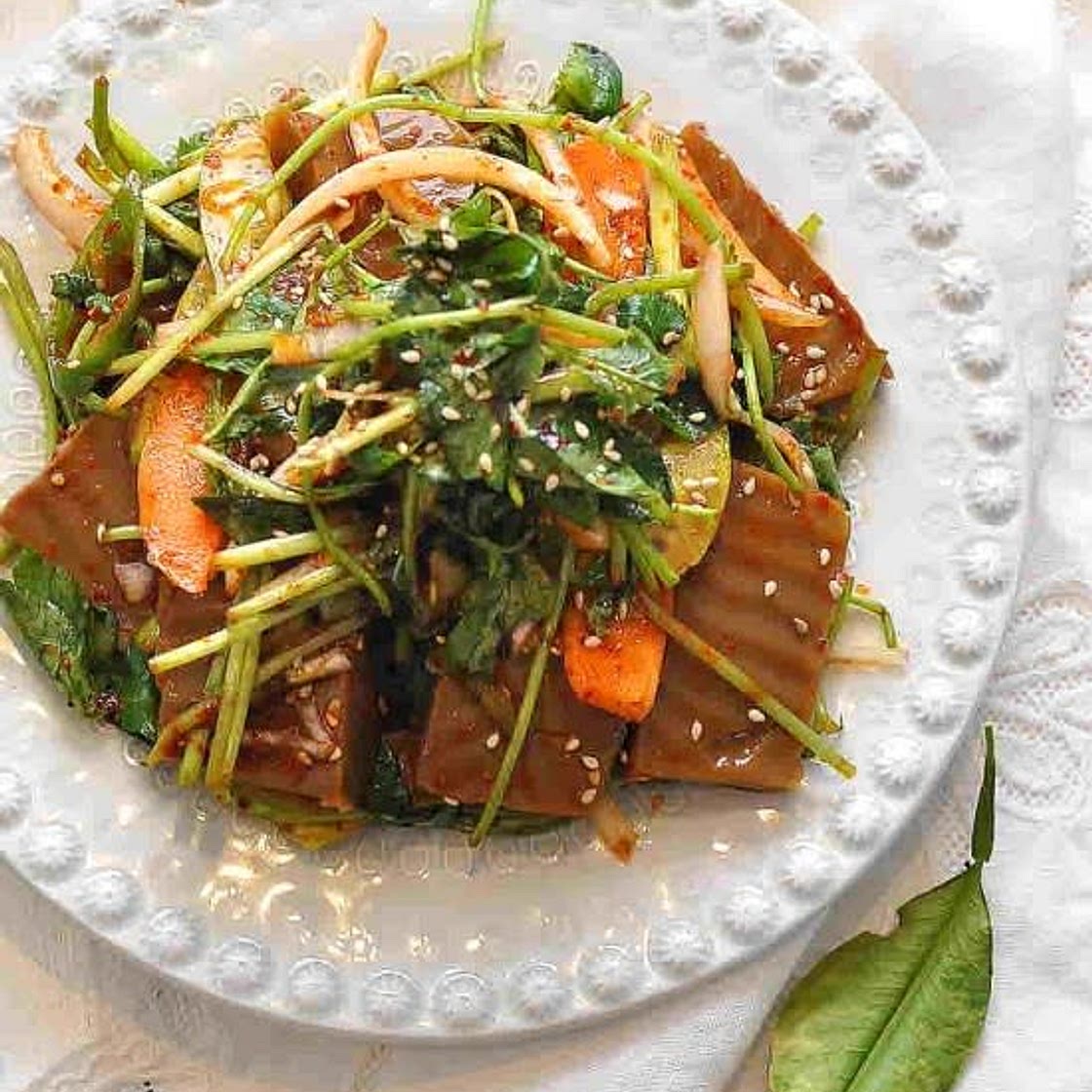 참나물도토리묵무침