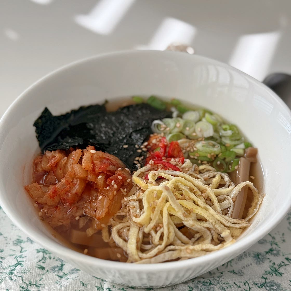 따뜻한 도토리묵밥 레시피 묵밥 만들기 육수 재료 온묵밥 만드는 법