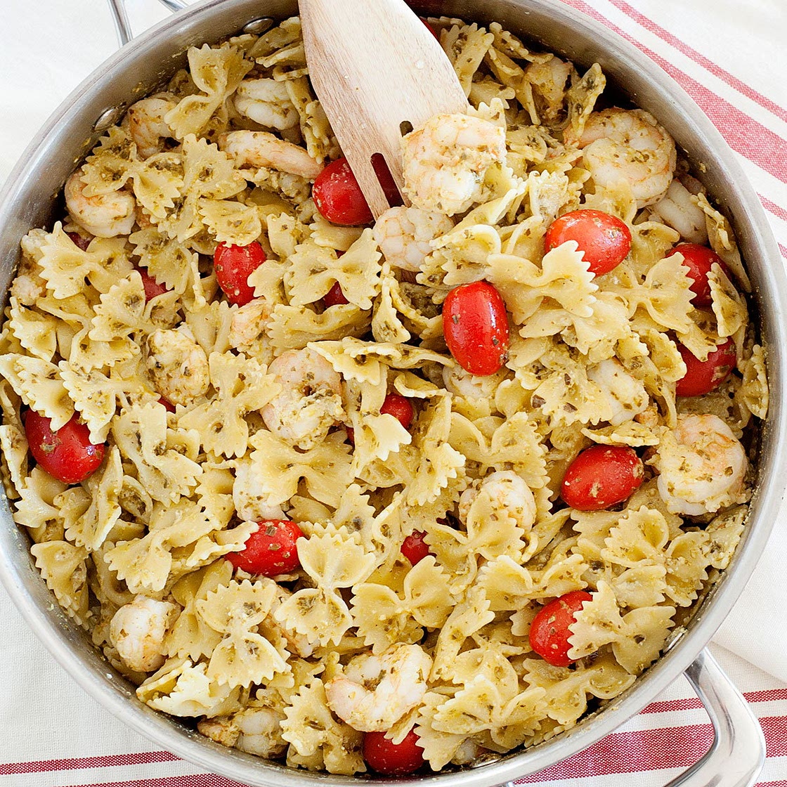 Fresh Tomato Pesto Shrimp Pasta