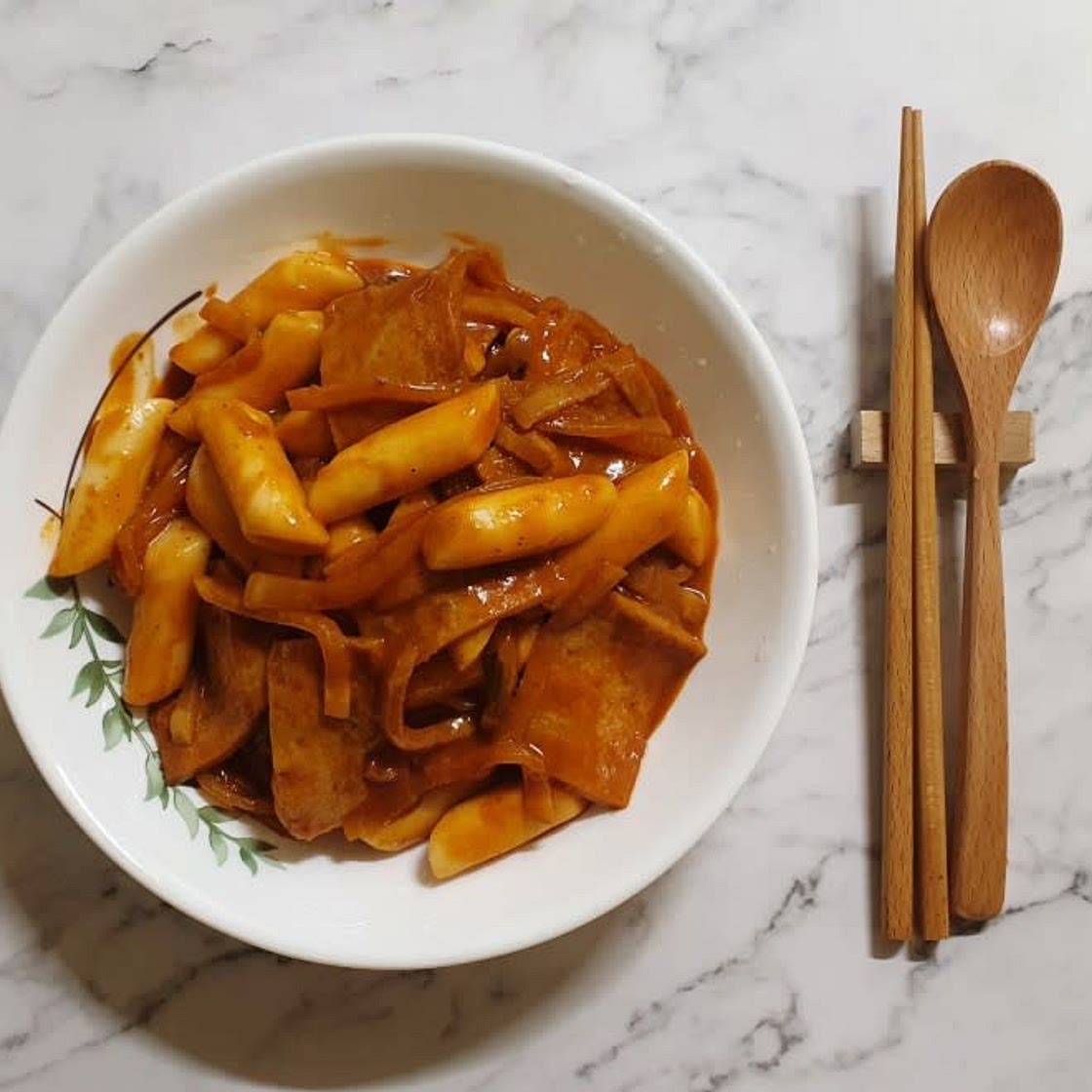 시원한 국물이 맛있는 무 떡볶이 만들기