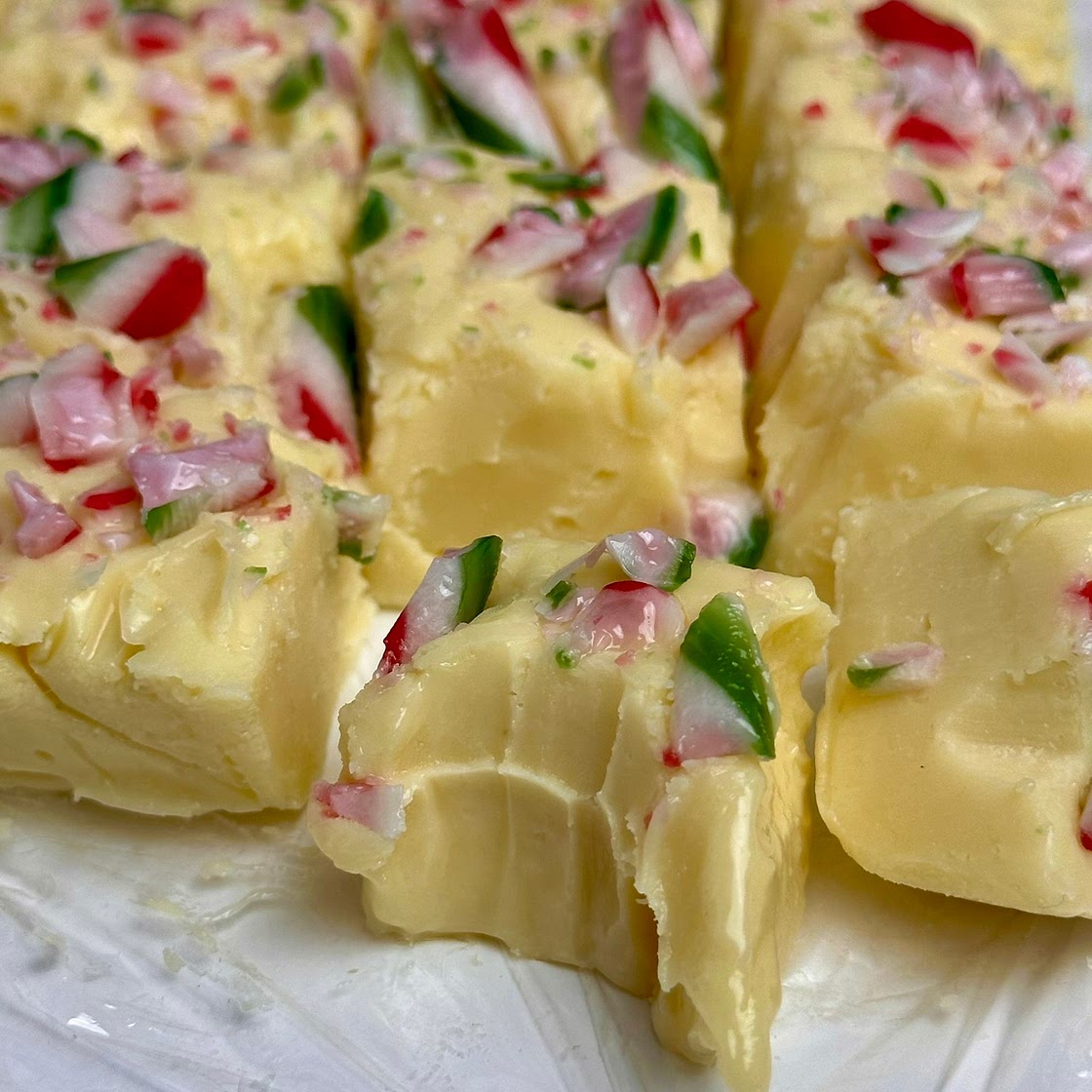4 Ingredient Candy Cane Fudge 