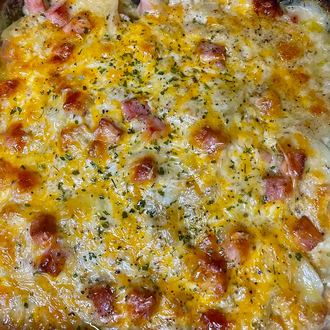 Lighter Scalloped potatoes and ham 