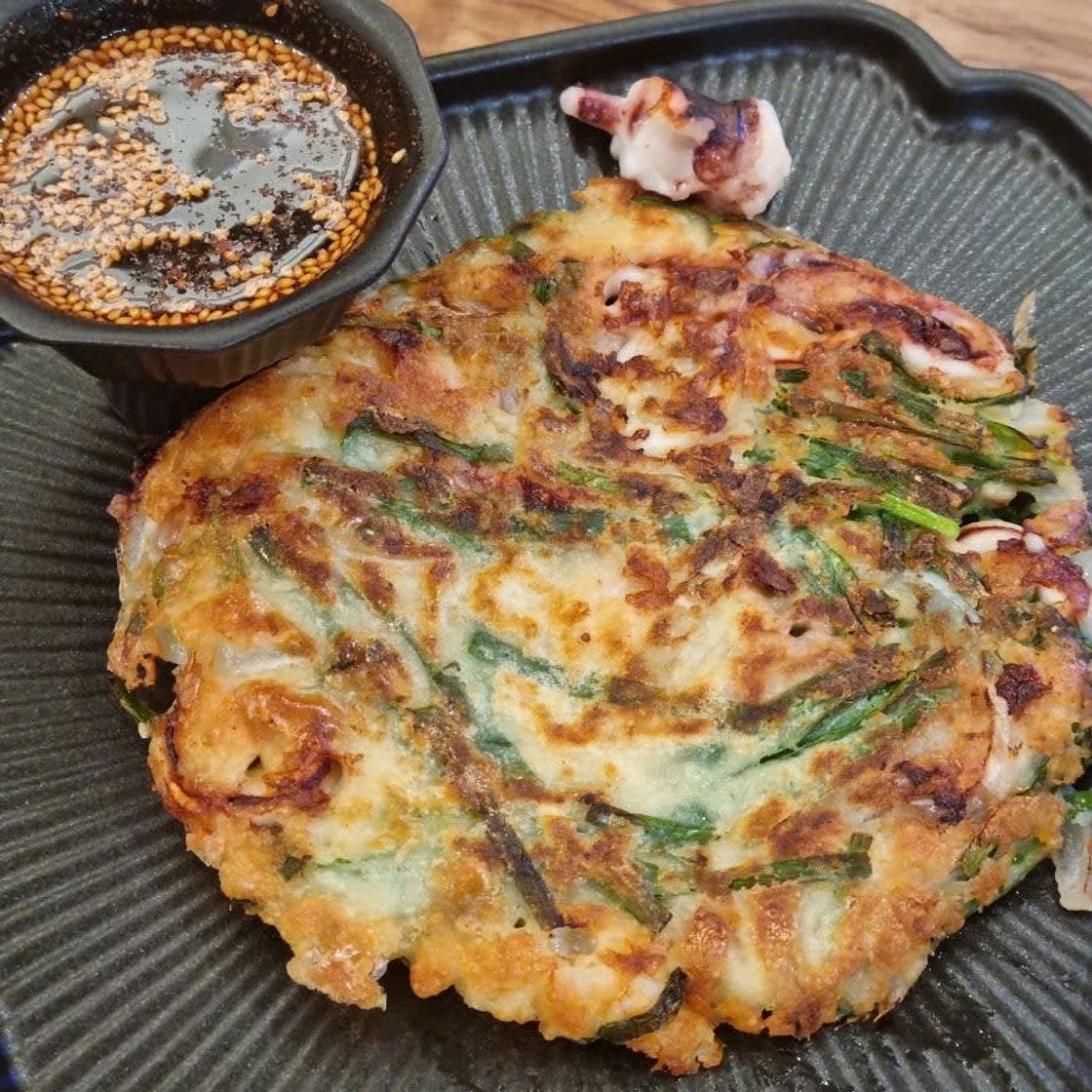 오징어 부침개 부추전 간장양념 만드는법 ft. 비오는날 저녁메뉴