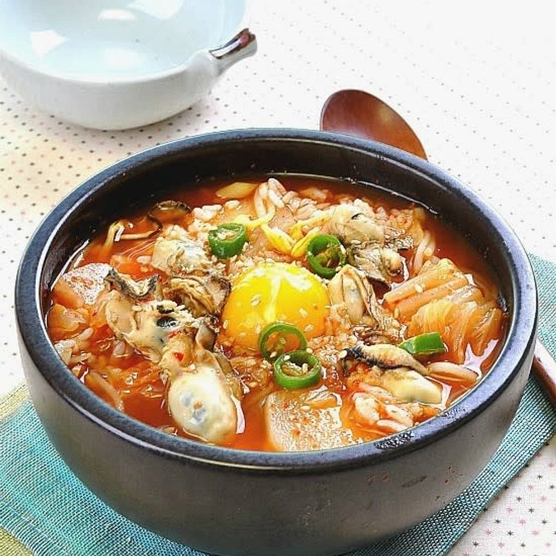 얼큰굴국밥