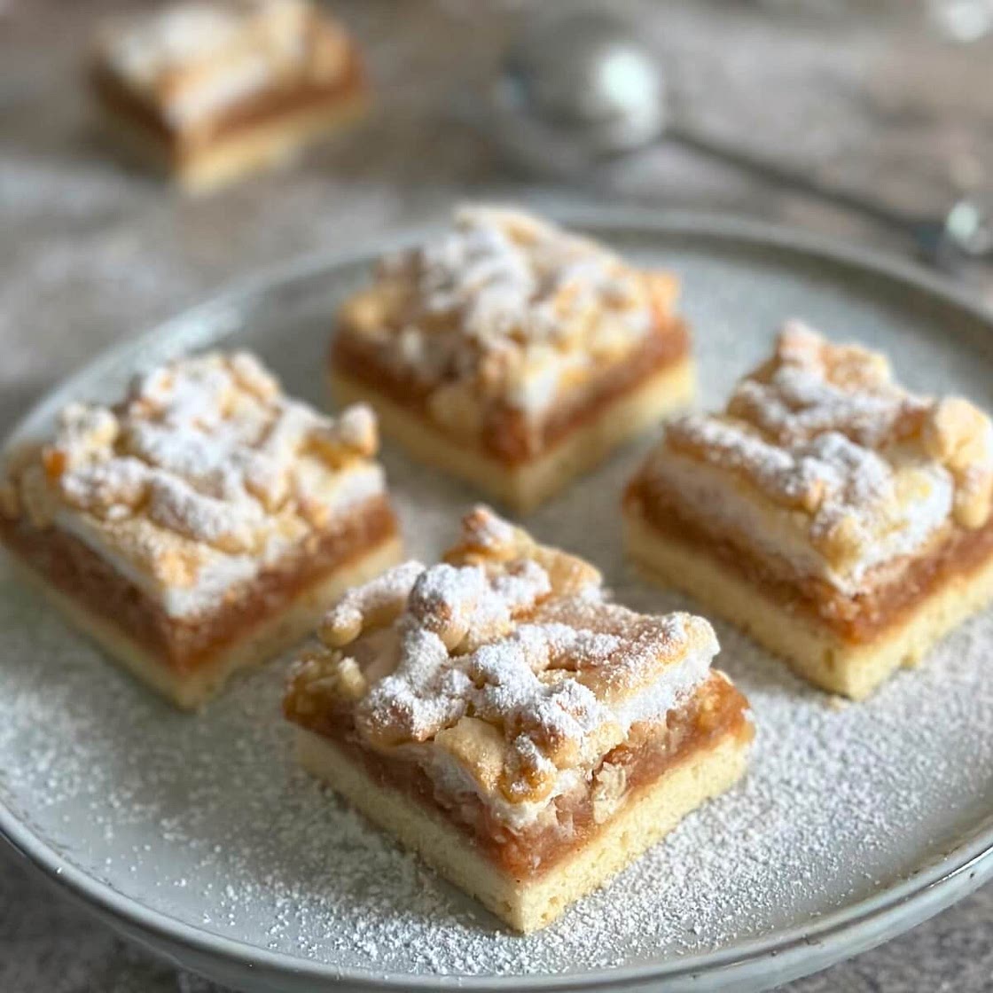 Apple Crumble Bars - more apples than crumble