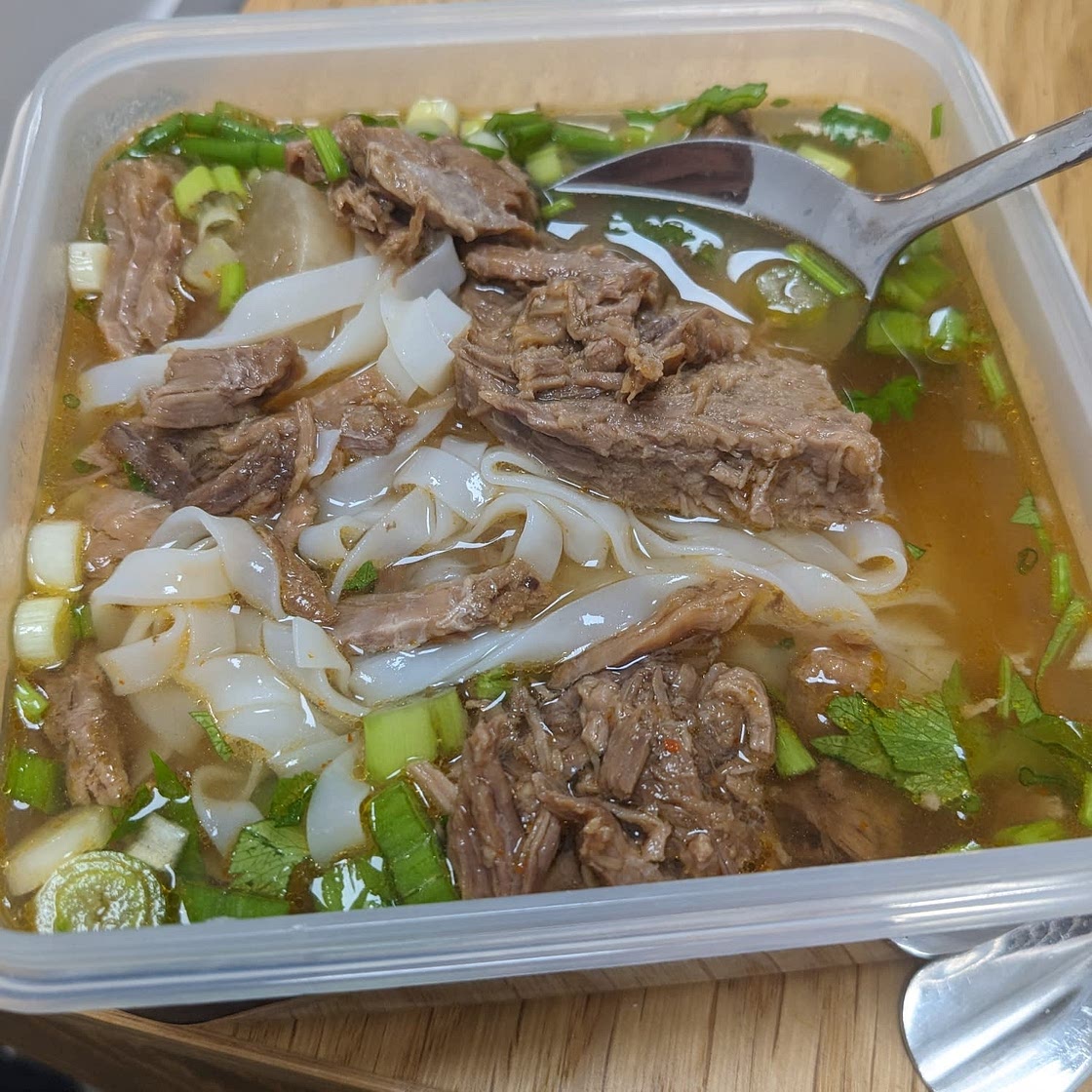 How to Make Authentic Vietnamese Pho (Pho Bo)