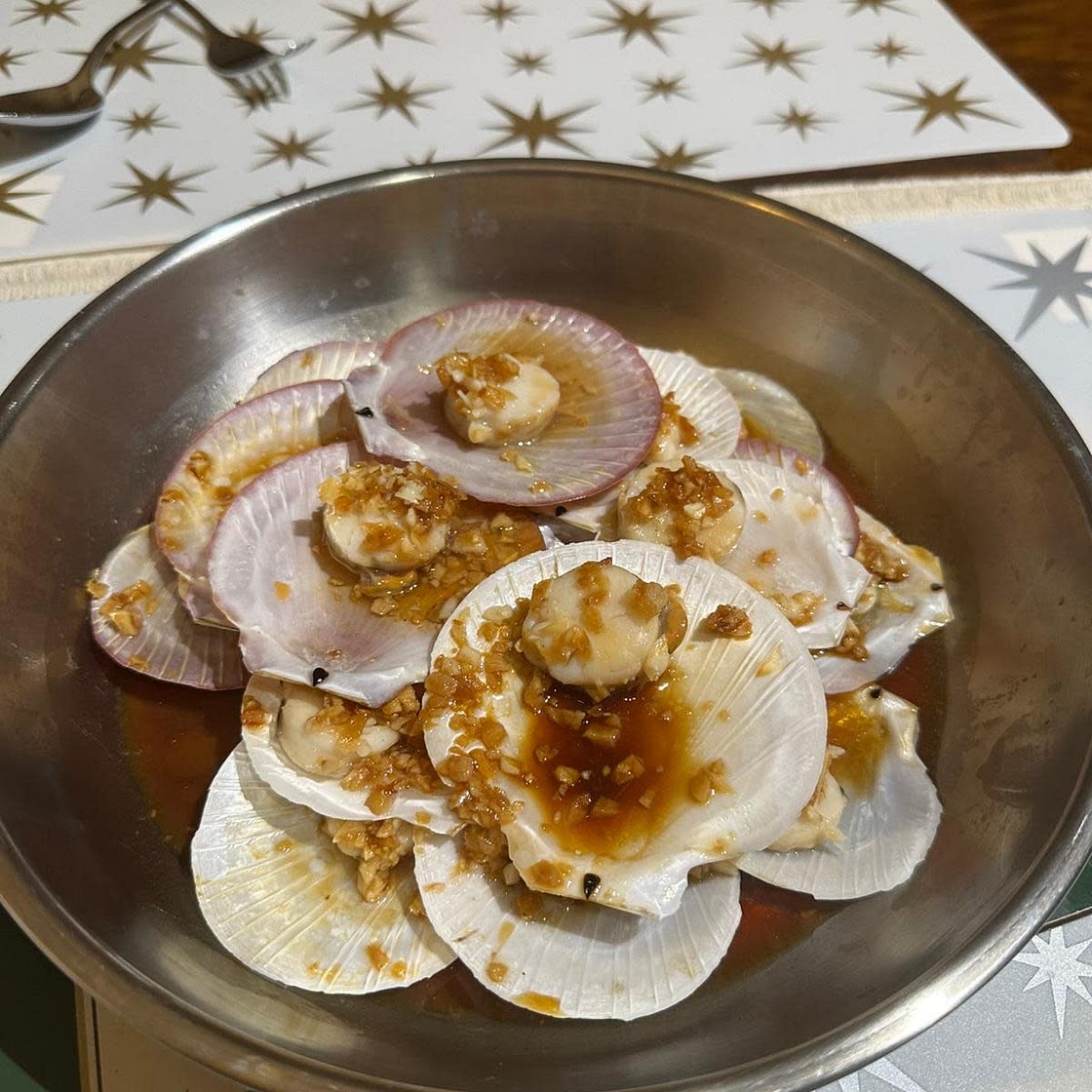 Steamed scallops