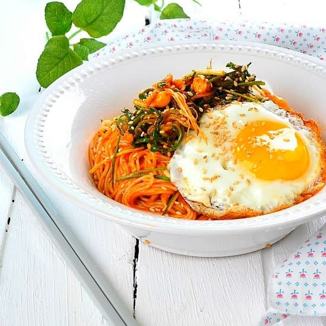 봄나물비빔국수