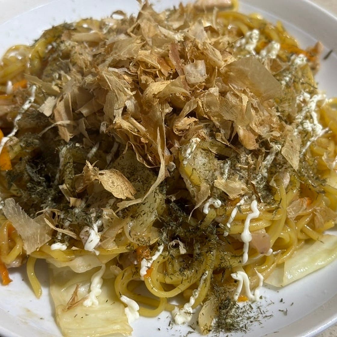 직접 만든 소스로 더 맛있는 야끼소바 만들기
