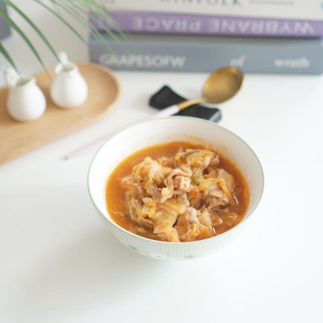 돼지 냉동대패삼겹살요리 묵은지 김치찌개 맛있게 끓이는법