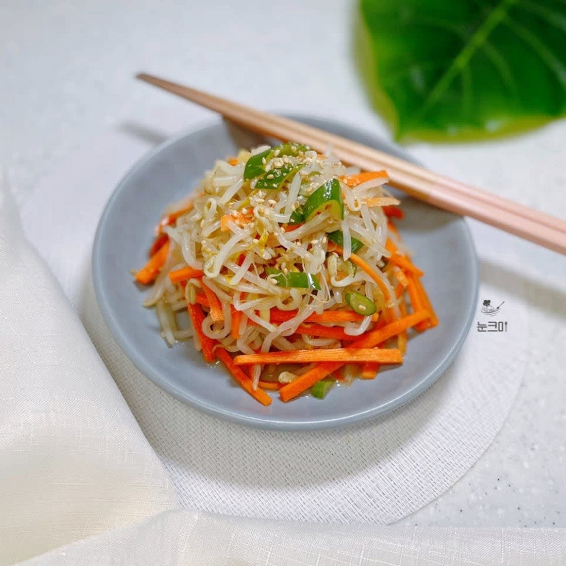 아삭하고 맛있는 간단한 숙주 나물 무침 만들기