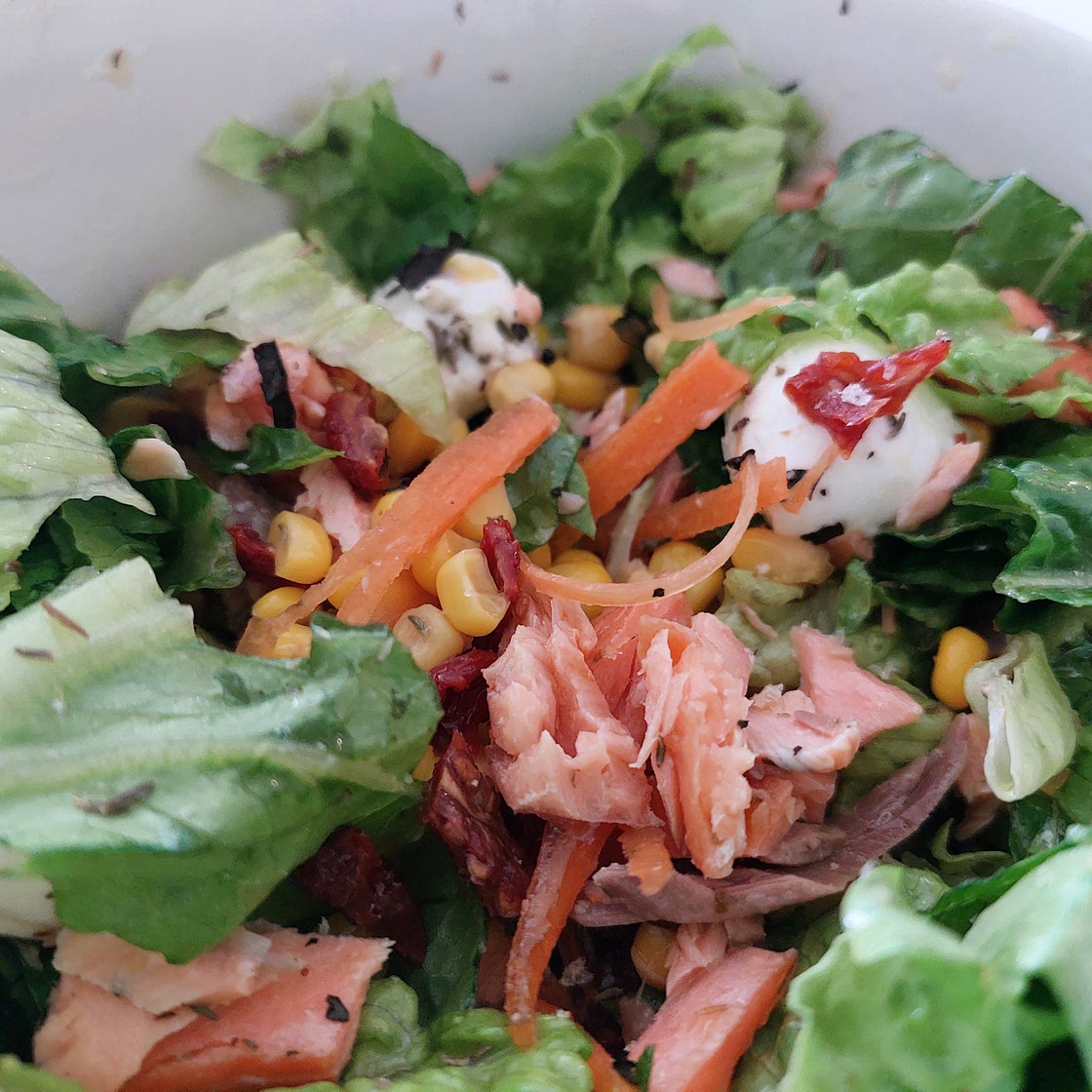 Smoked Salmon and Mozzarella Salad