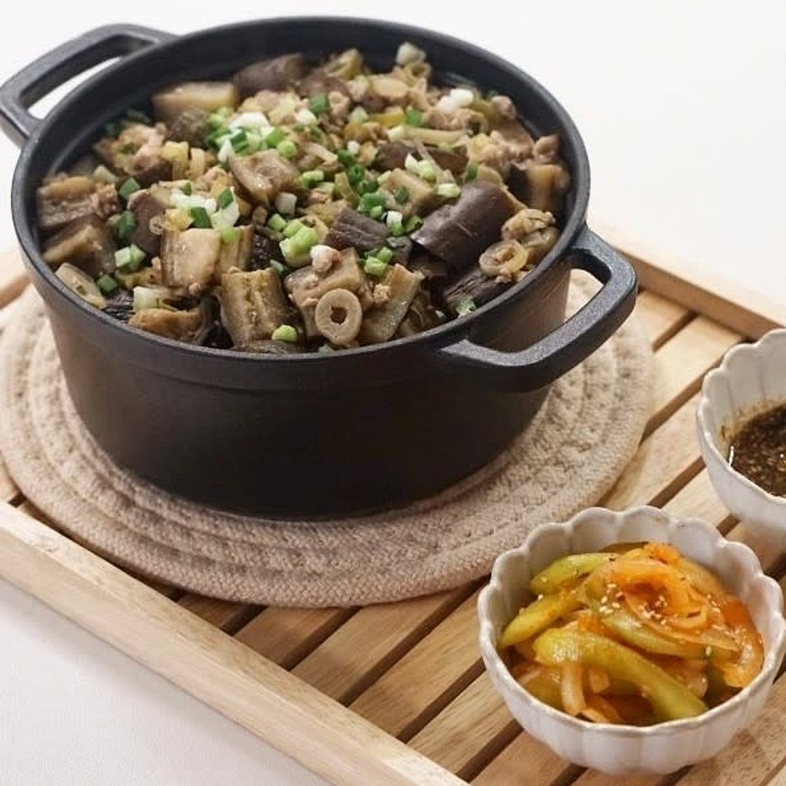 가지밥 누룽지까지 든든한 한끼식사 돼지고기 가지솥밥