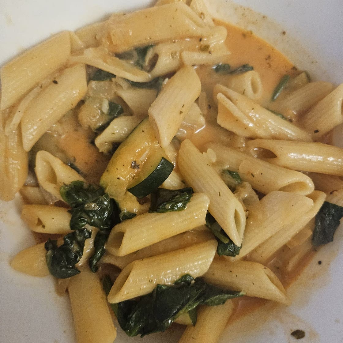 Creamy Chili Zucchini and Spinach Pasta
