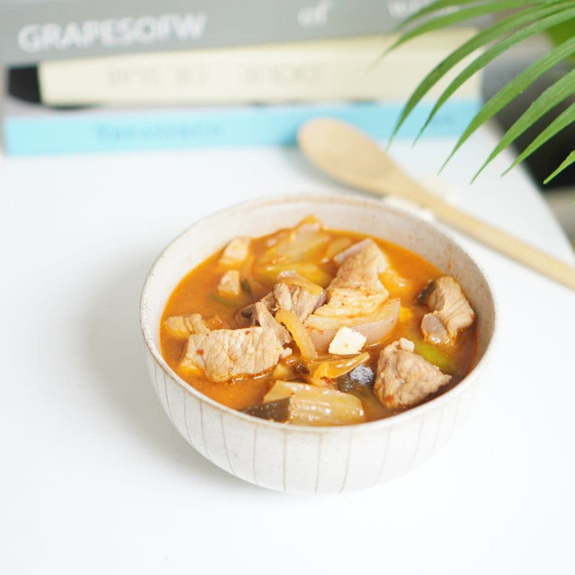 묵은지 신김치 돼지고기 앞다리살 김치찌개 맛있게 끓이는법