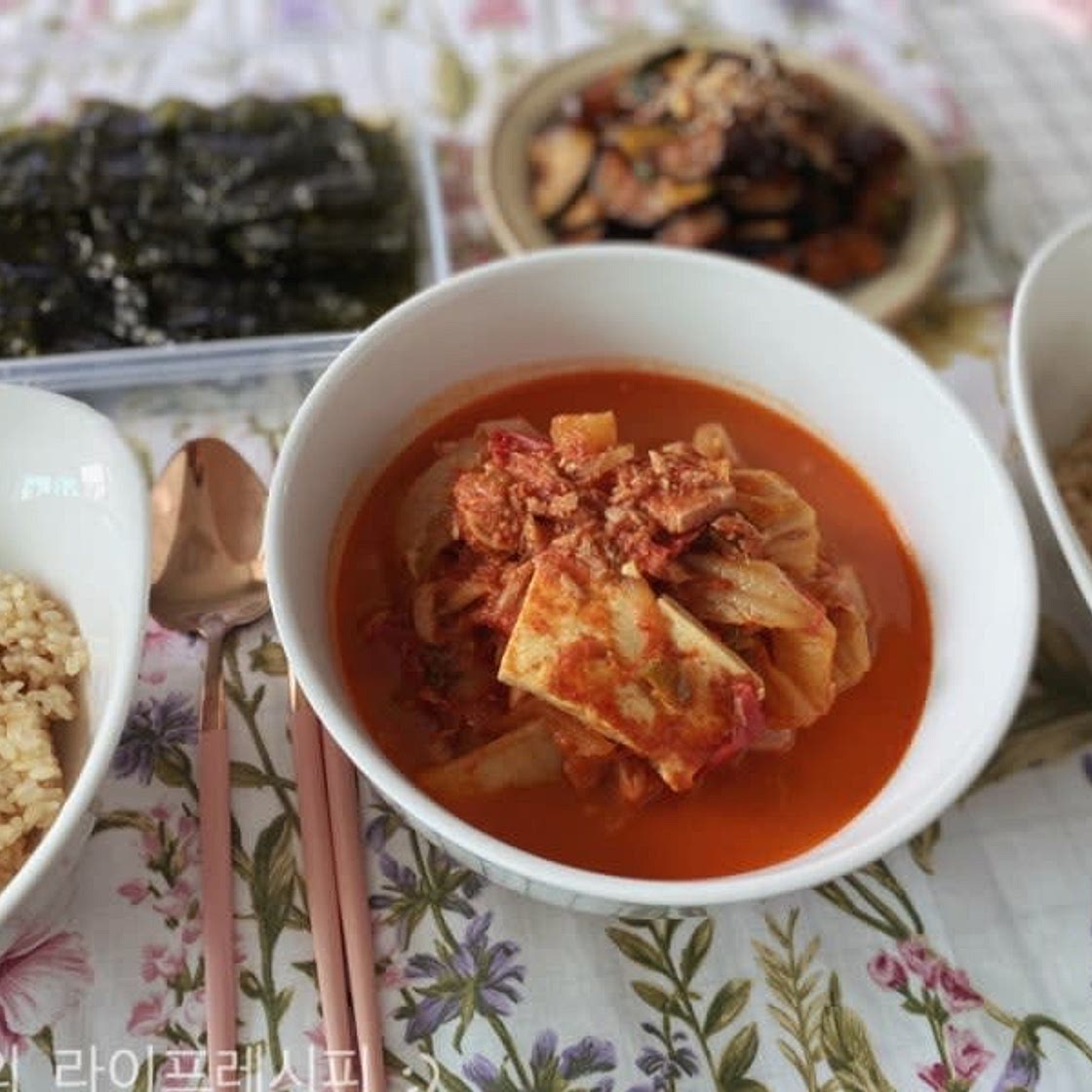 [토마토 김치찌개] 더 감칠맛나는 김치찌개 맛있게 끓이는법