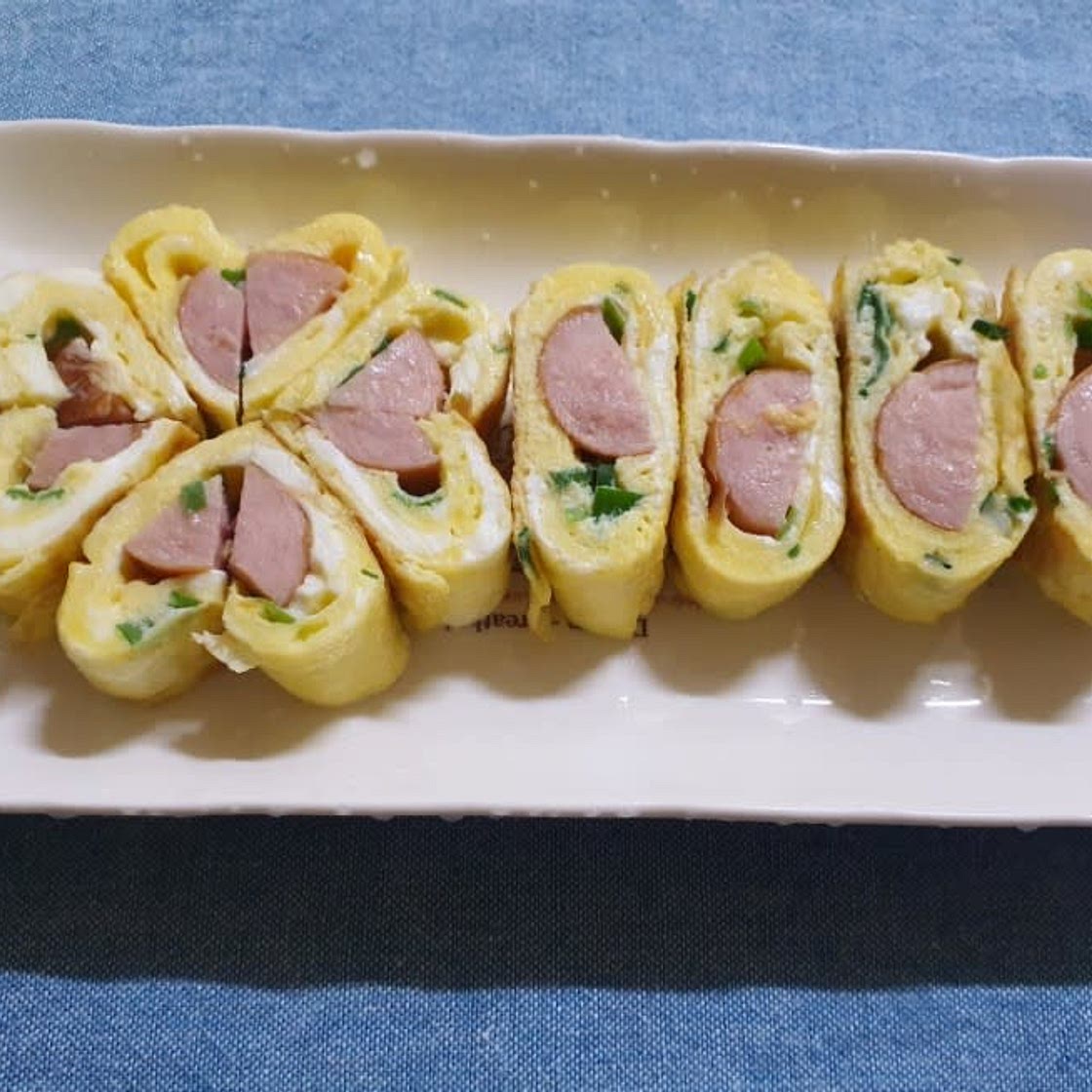 반찬으로 간편하게 먹기 좋은 소세지 계란말이 만들기(하트 계란말이 만드는 법)