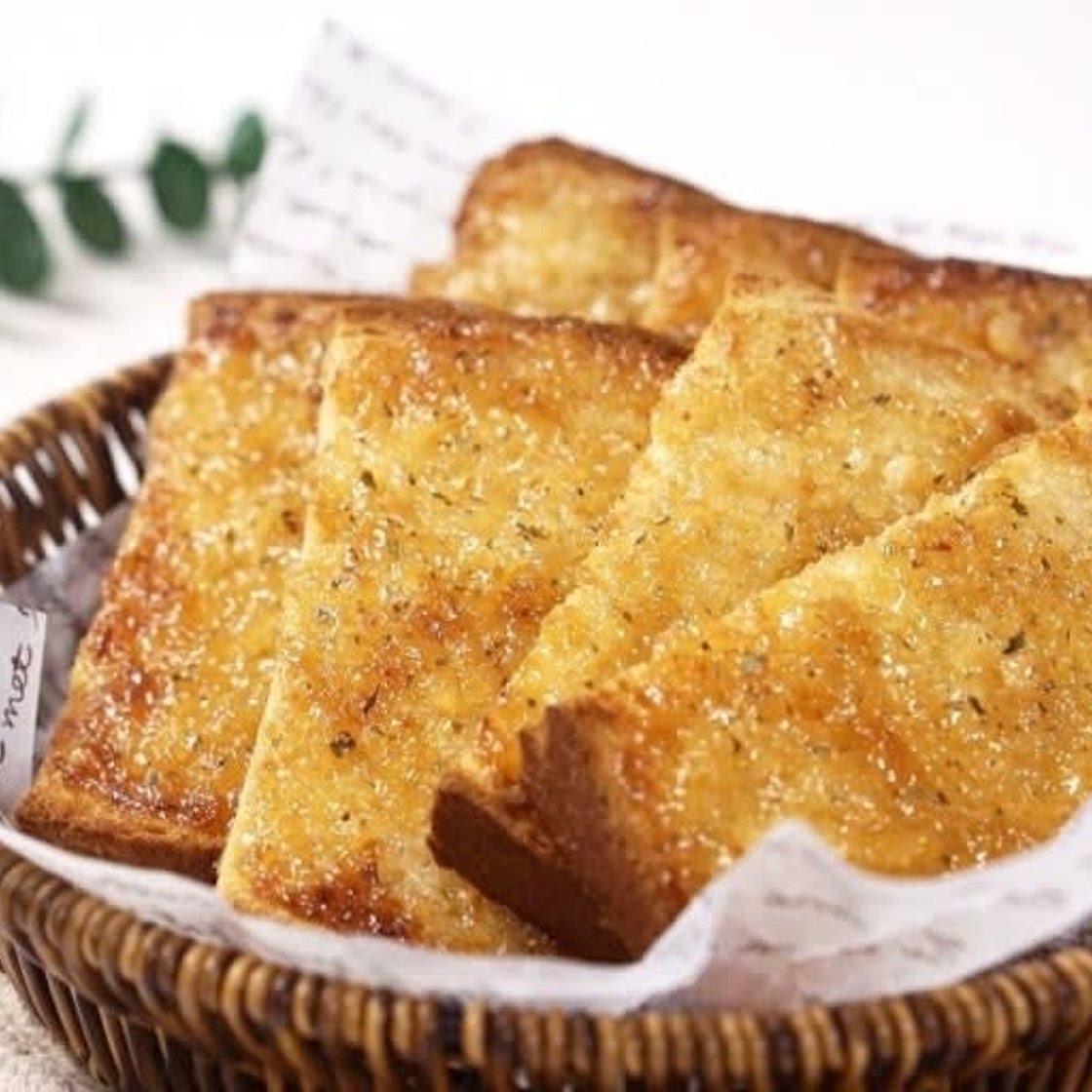 버터없이 만드는 마늘빵 레시피