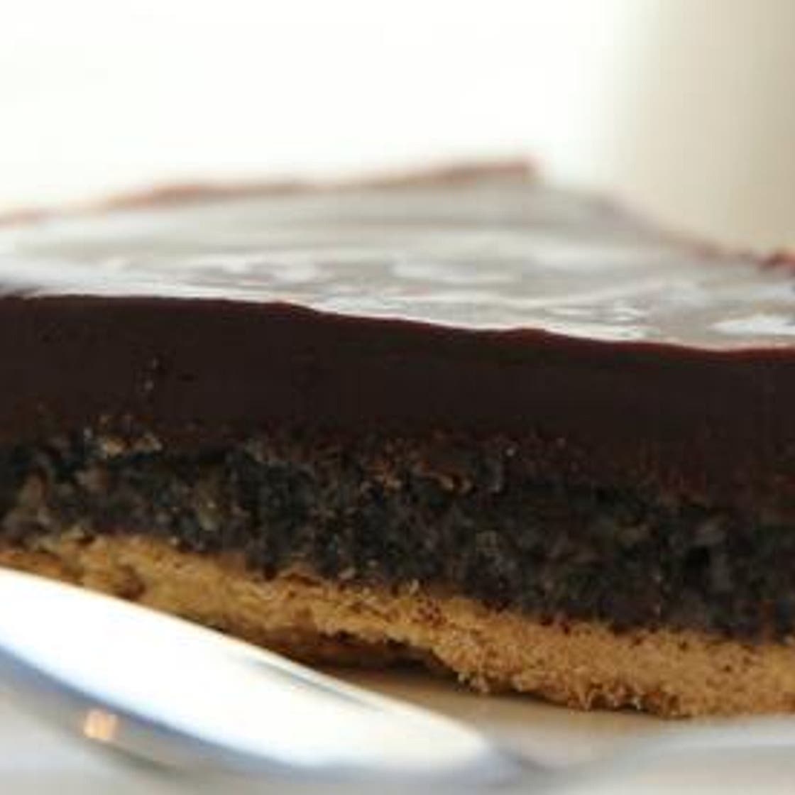 Poppy Chocolate Pie / Amir Porat & Rossla Yona