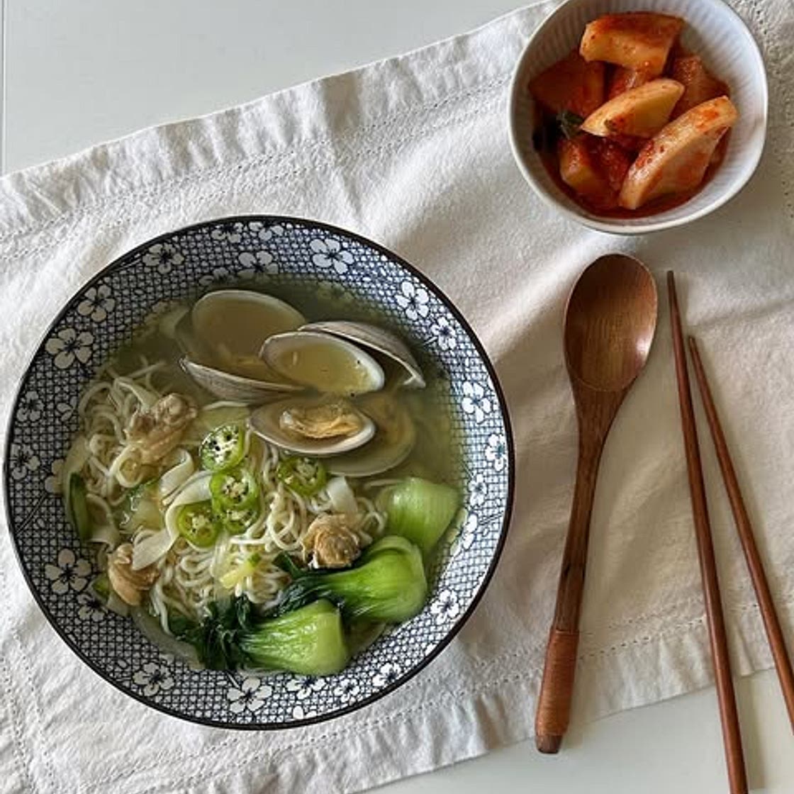 두부면 조개 칼국수