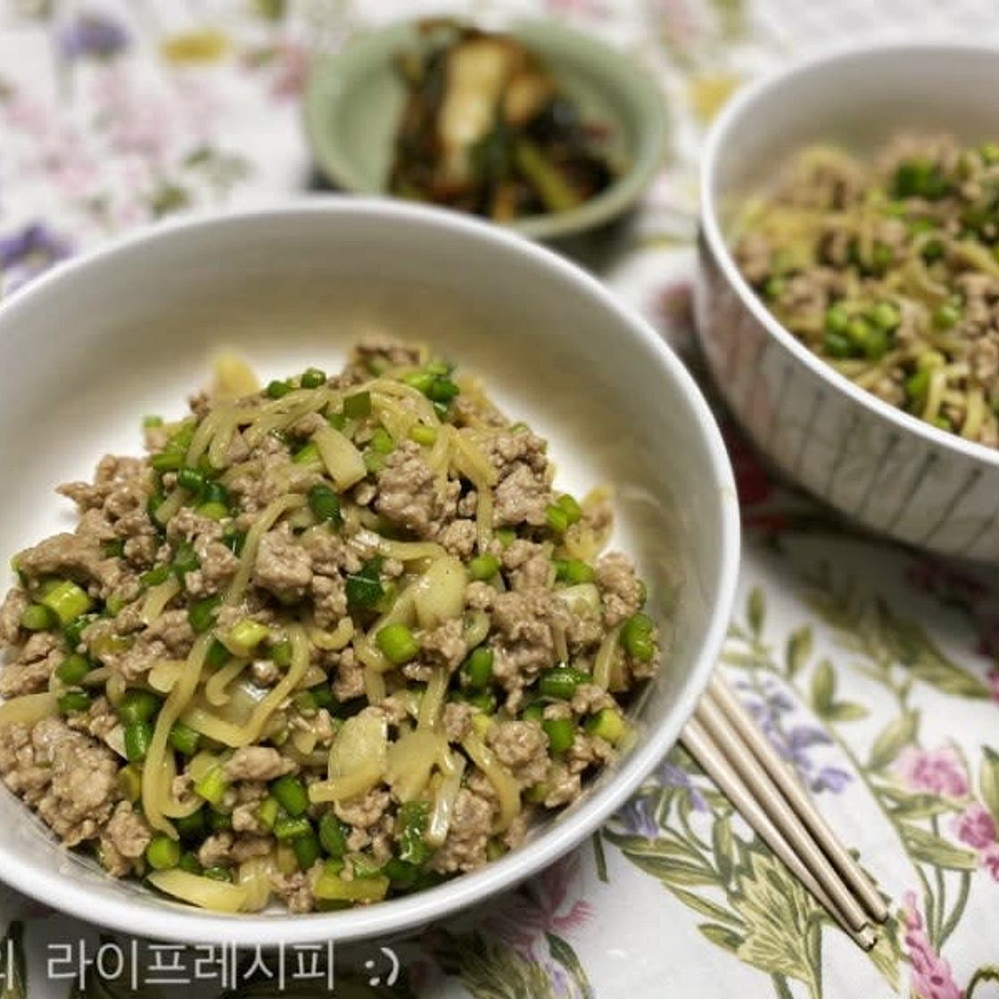 [마늘쫑요리] 밥까지 비벼먹기 딱 좋은 저녁메뉴추천 마늘종볶음 마늘쫑면