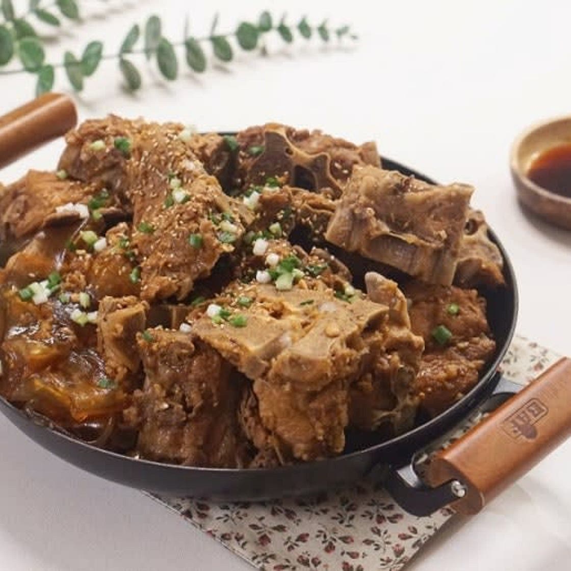돼지등뼈로 만드는 간장등뼈찜 레시피