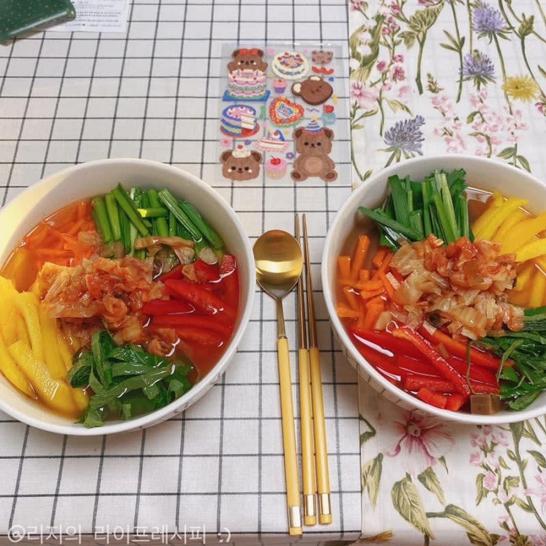 부담없이 맛있게 먹을 수 있는 시원한 도토리묵사발 만들기