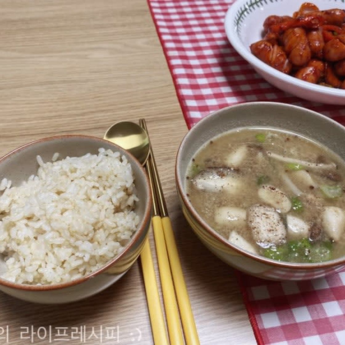 [간단한 국요리] 아이들에게도 좋은 담백한 들깨버섯탕 버섯들깨국