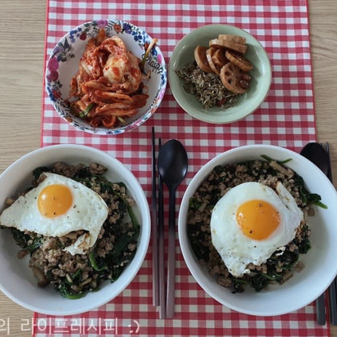 [태국식 볶음밥] 간단한 시금치 돼지고기 볶음밥 팟카파오무쌉 만들기