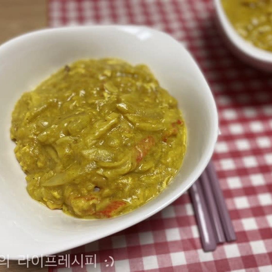 티아시아 커리분말과 게살로 만든 태국식 카레 뿌빳뽕커리