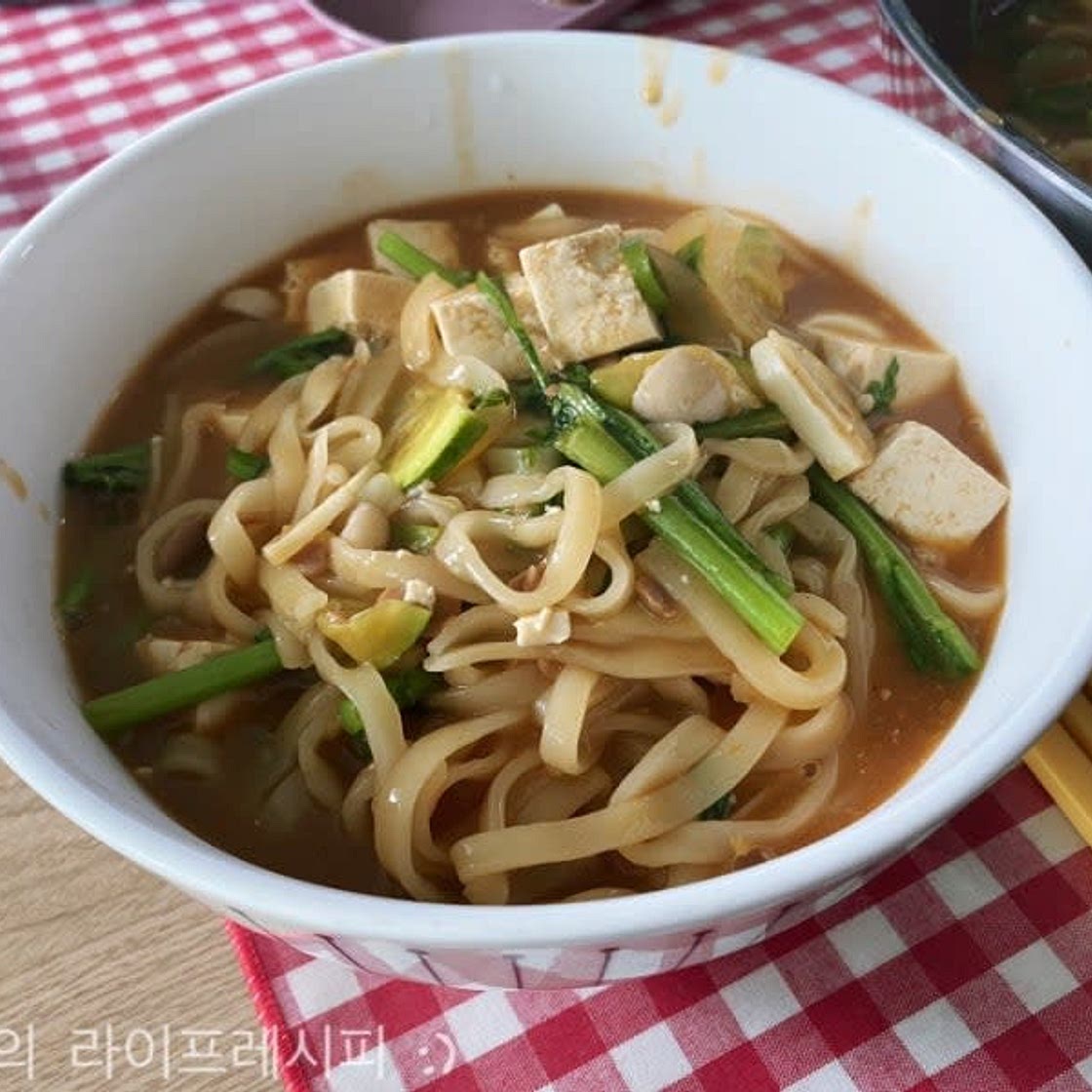 된장찌개로 만드는 구수한 된장국수 된장칼국수
