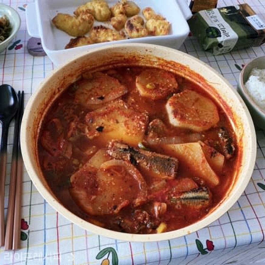 [꽁치통조림 요리] 김치찌개 꽁치통조림 맛있는 꽁치무조림 만드는법