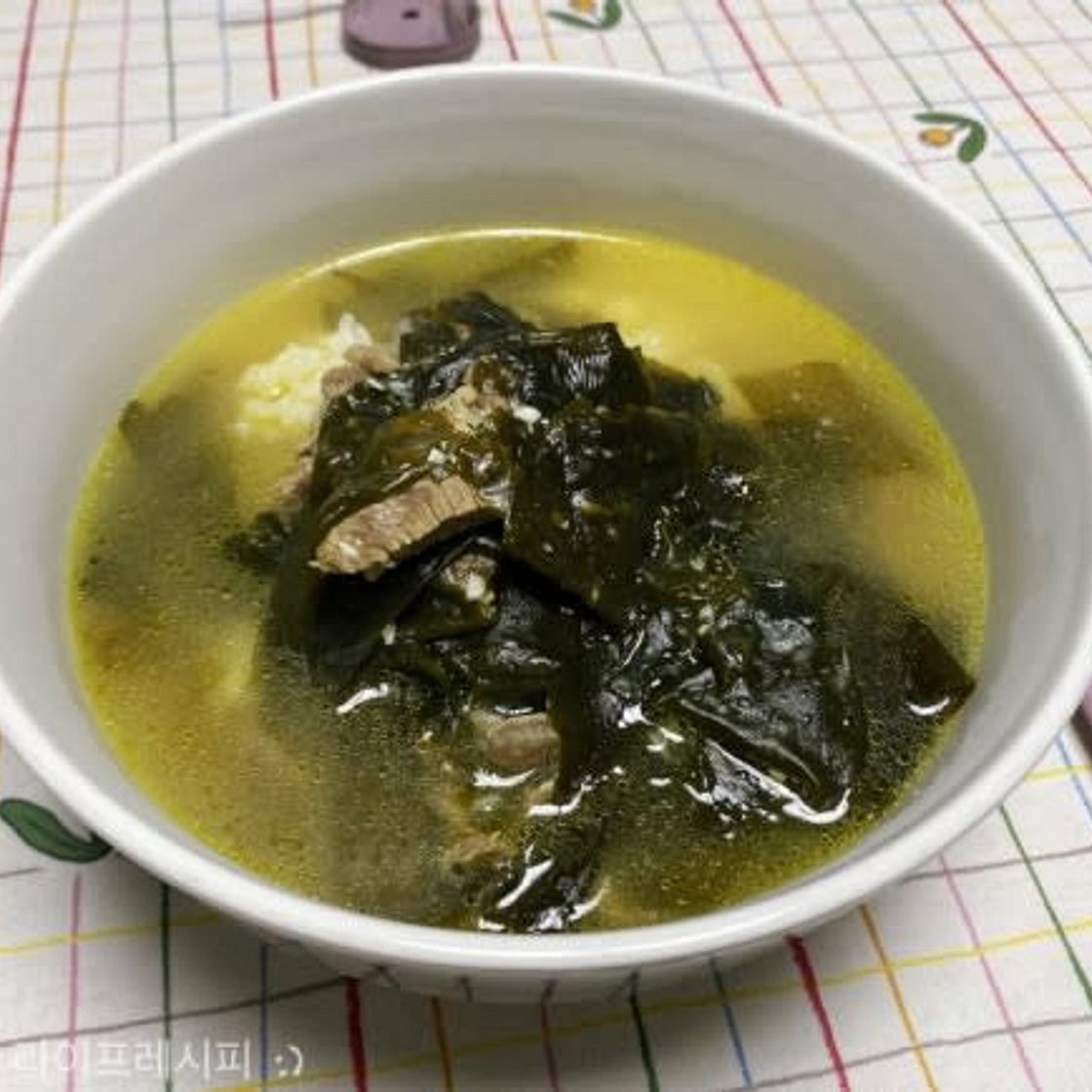 [미역국 끓이는 방법] 고소한 소고기미역국 맛있게 끓이는법