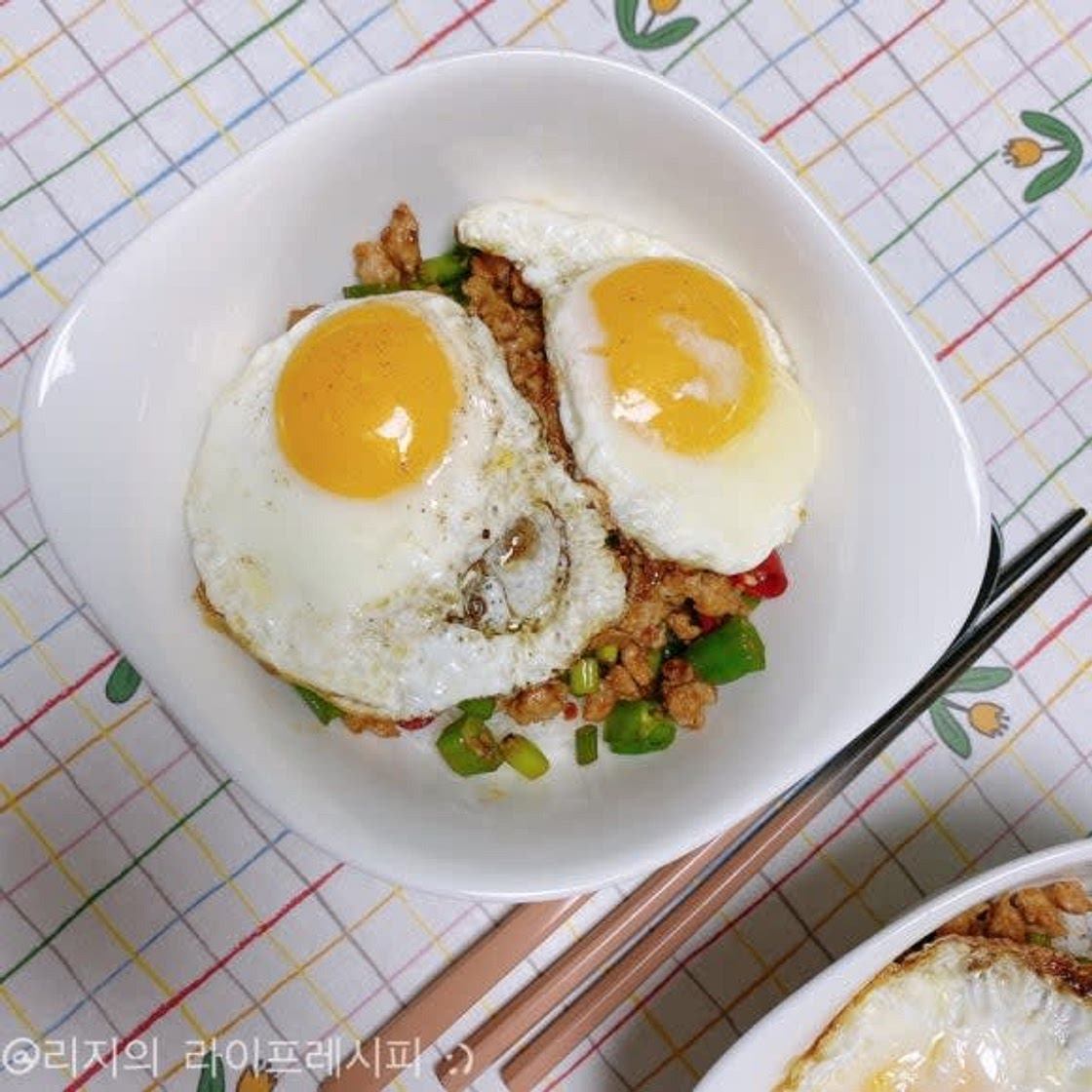 [두반장 요리] 마늘쫑볶음으로 맛있는 한그릇요리 마늘쫑돼지고기덮밥 만들기