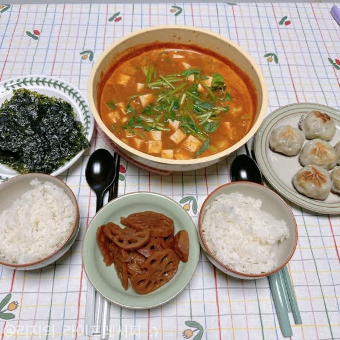 된장찌개 맛있게 끓이는법 사골육수 활용 고깃집 된장찌개 레시피 미나리된장찌개