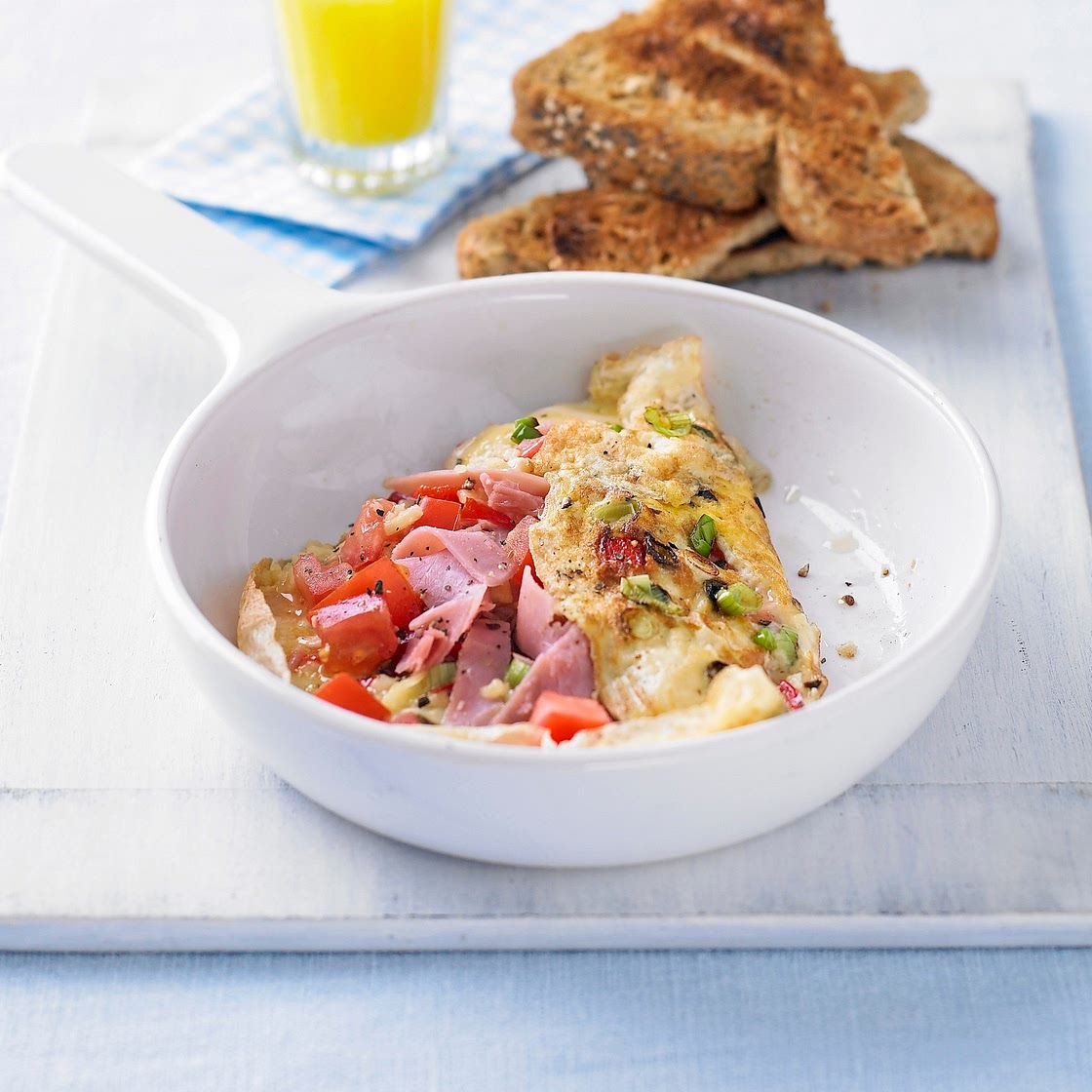 Tomato and pepper omelette