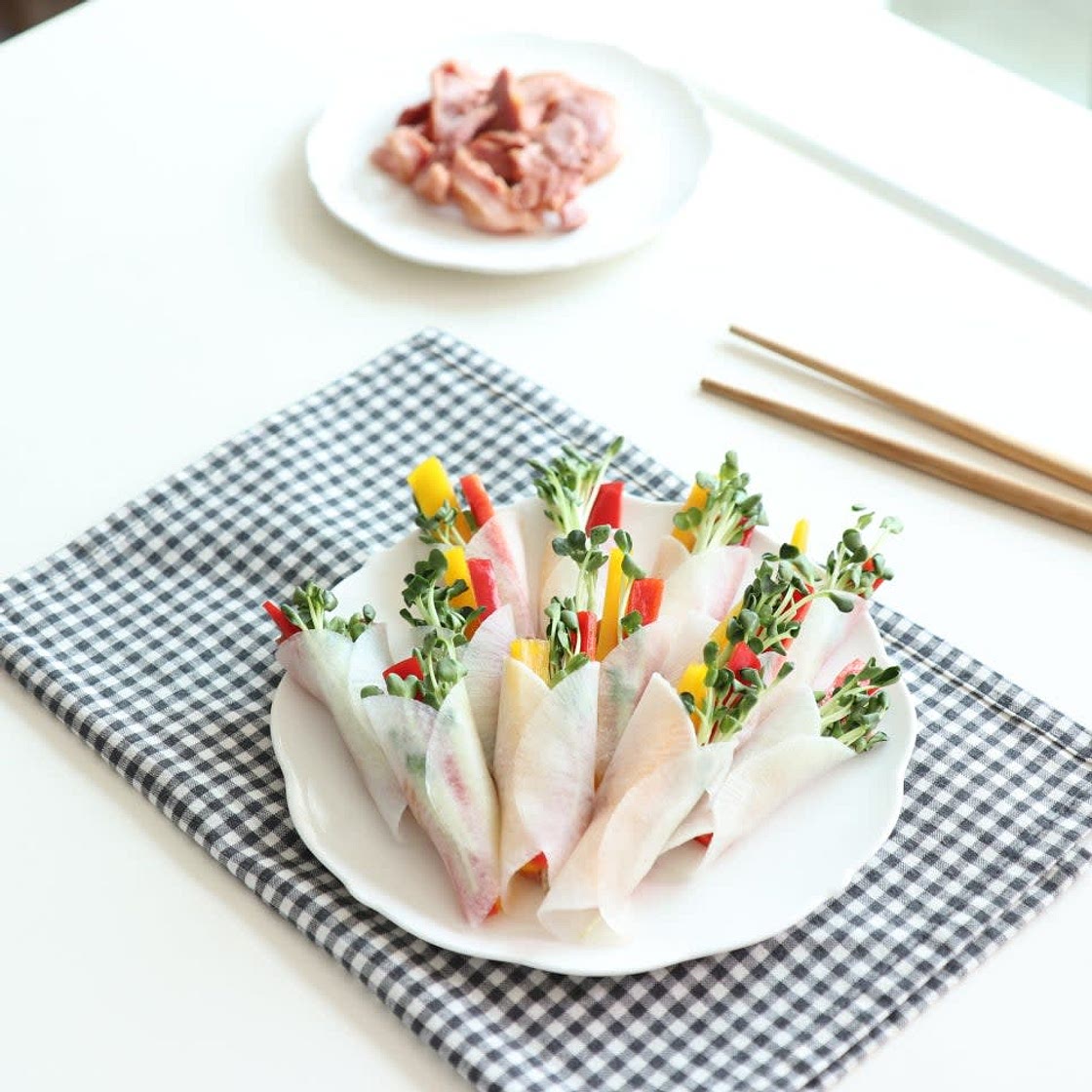 훈제오리무쌈말이 맛있는 반찬레시피에요