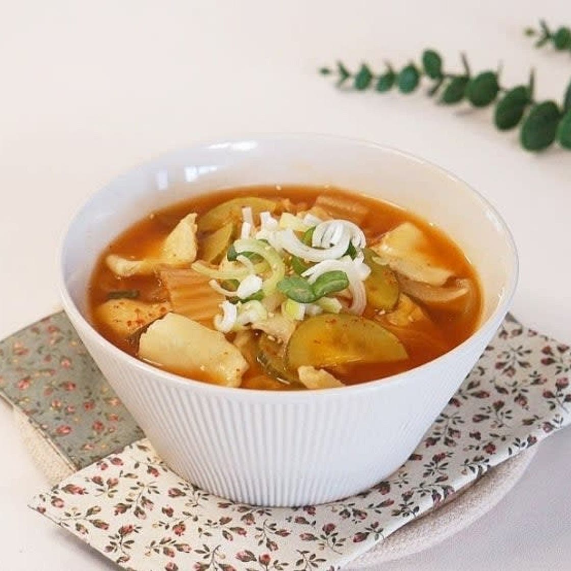 얼큰한 김치수제비 만드는 법